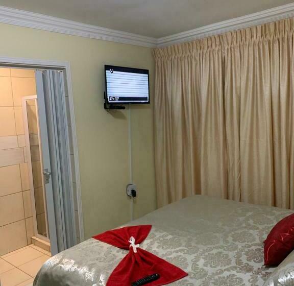 Bed and Breakfast Ekaya Palace Guest House