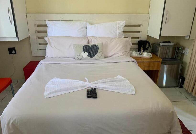 Bed and Breakfast Ekaya Palace Guest House