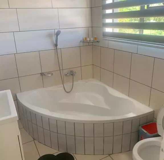 ベッドアンドブレックファースト Ekaya Palace Guest House