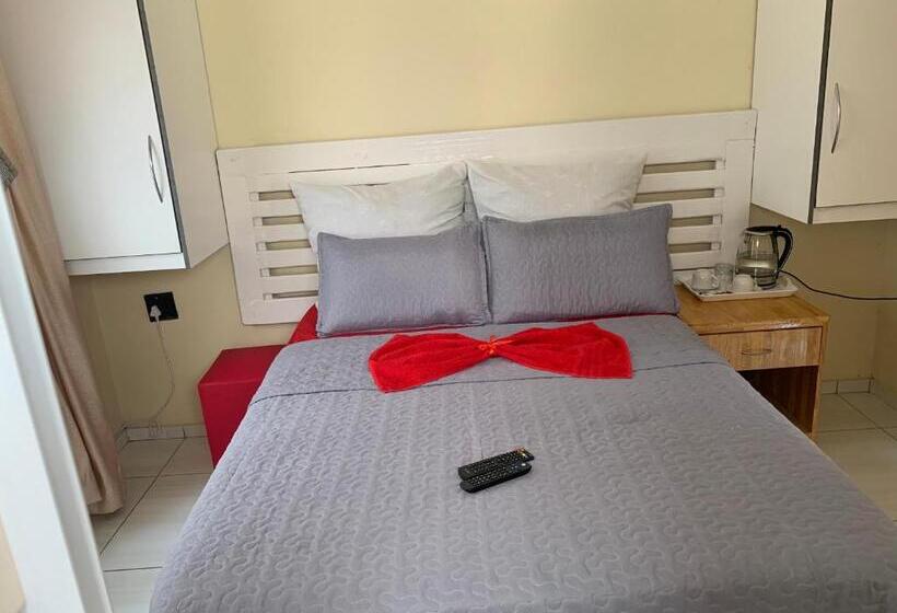 Bed and Breakfast Ekaya Palace Guest House