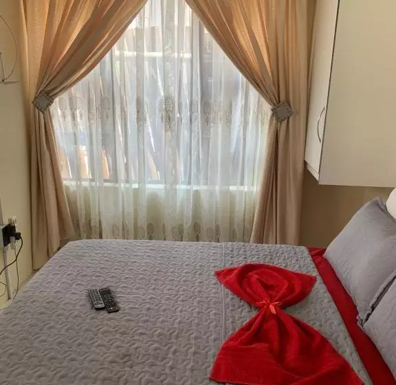 ベッドアンドブレックファースト Ekaya Palace Guest House