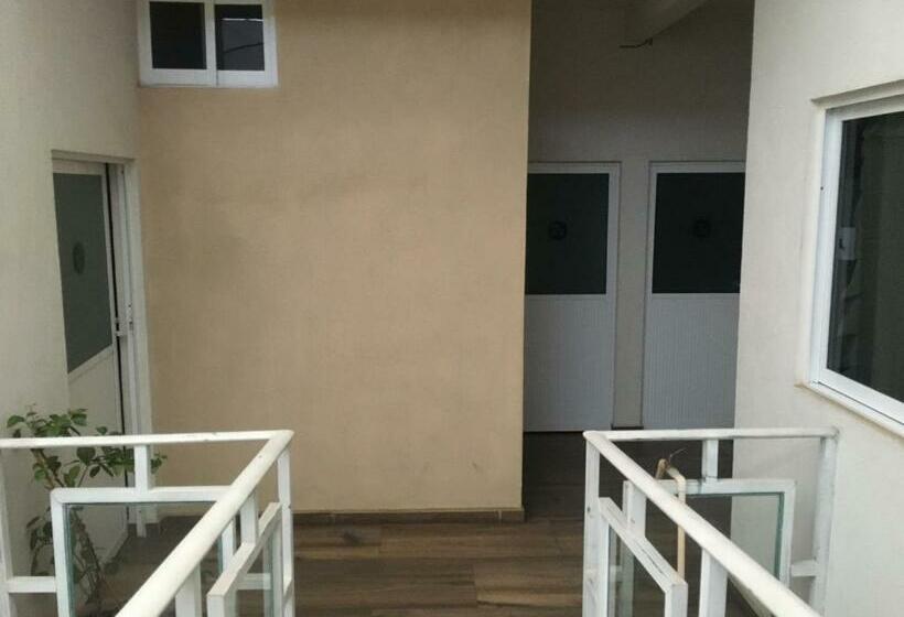 ホテル La Central