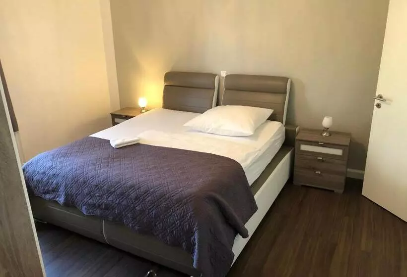 Hotelli Restaurant Dalmacija