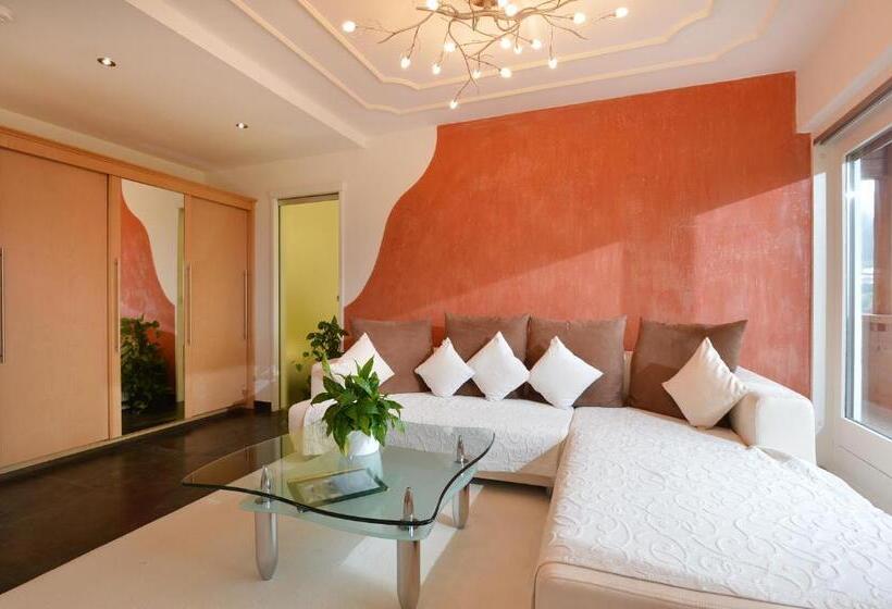 Пансион Café Restaurant Bettina