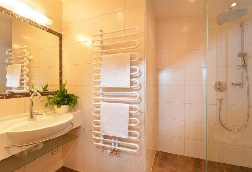 Пансион Café Restaurant Bettina