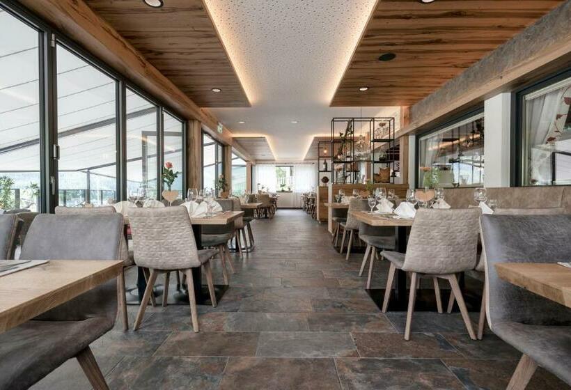 Пансион Café Restaurant Bettina