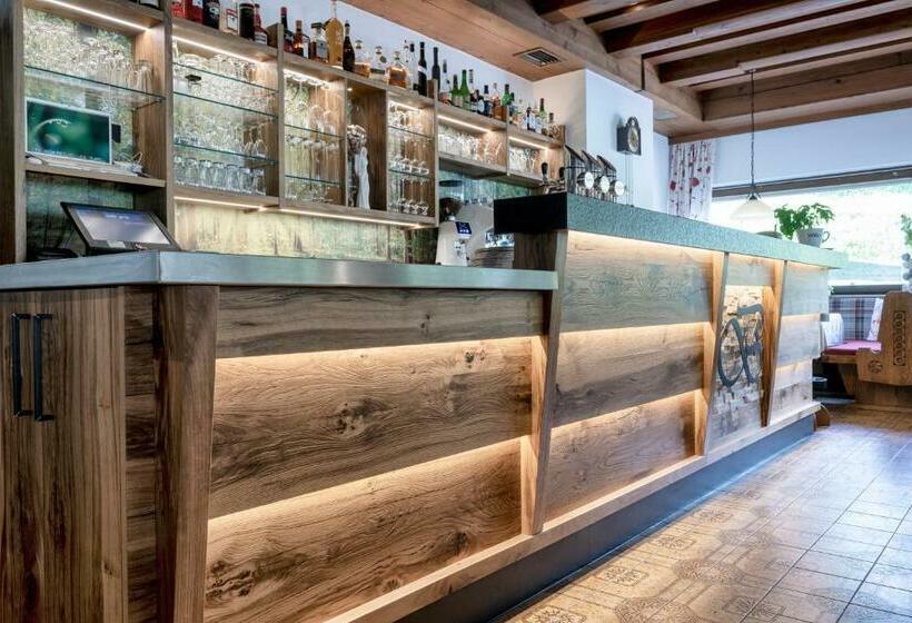 Пансион Café Restaurant Bettina