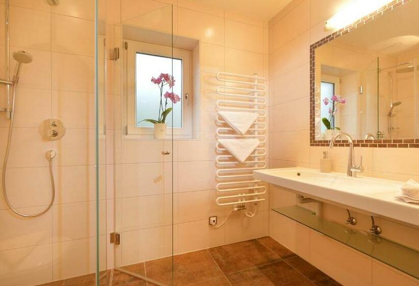 Пансион Café Restaurant Bettina