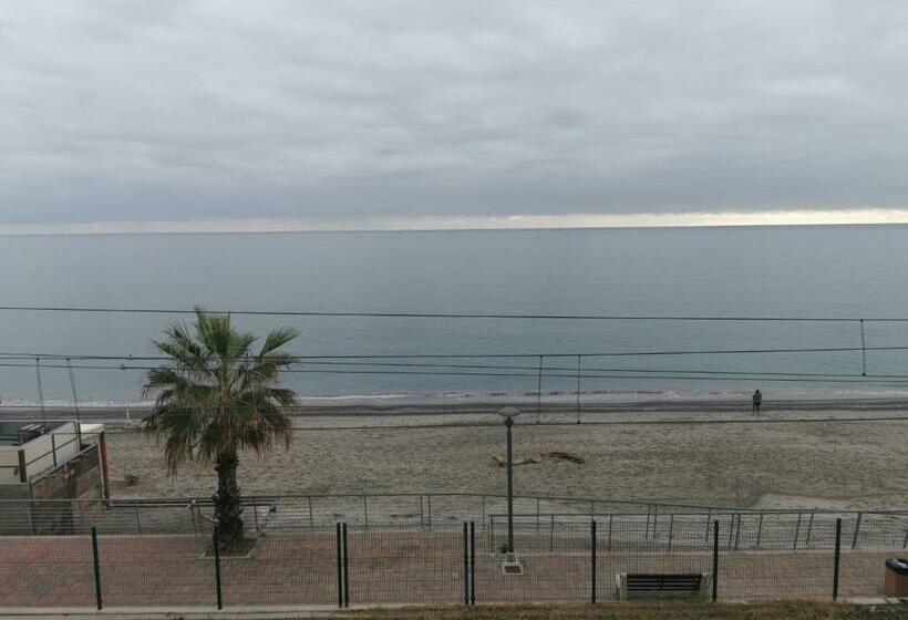 بنسيون Eco Del Mare