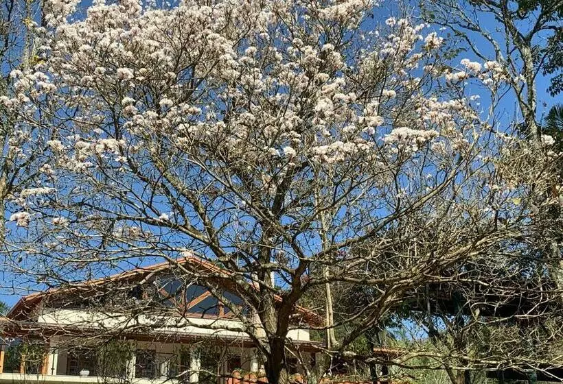 ペンション Pousada Gardenian