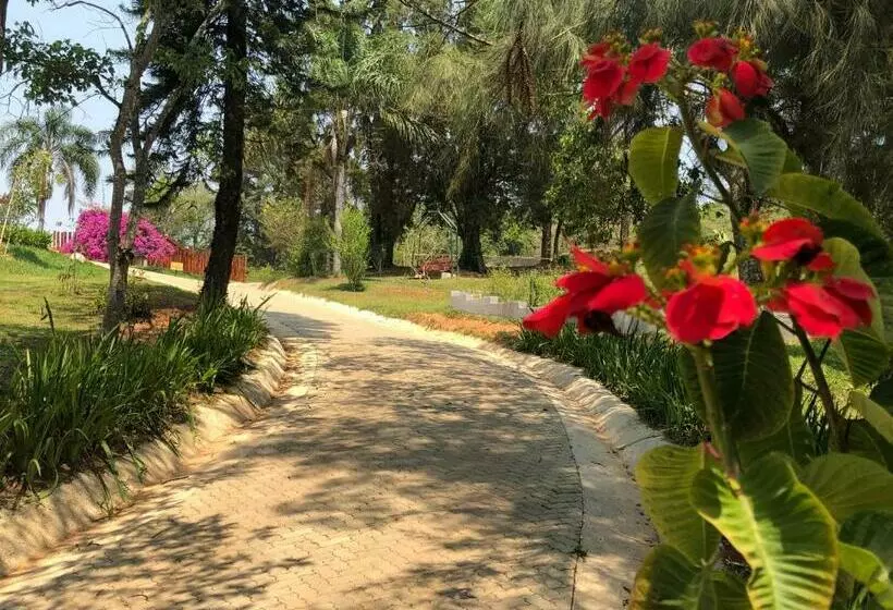 ペンション Pousada Gardenian