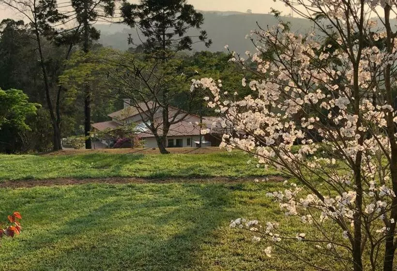 ペンション Pousada Gardenian