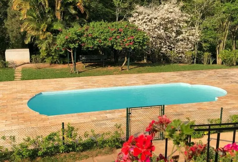 ペンション Pousada Gardenian