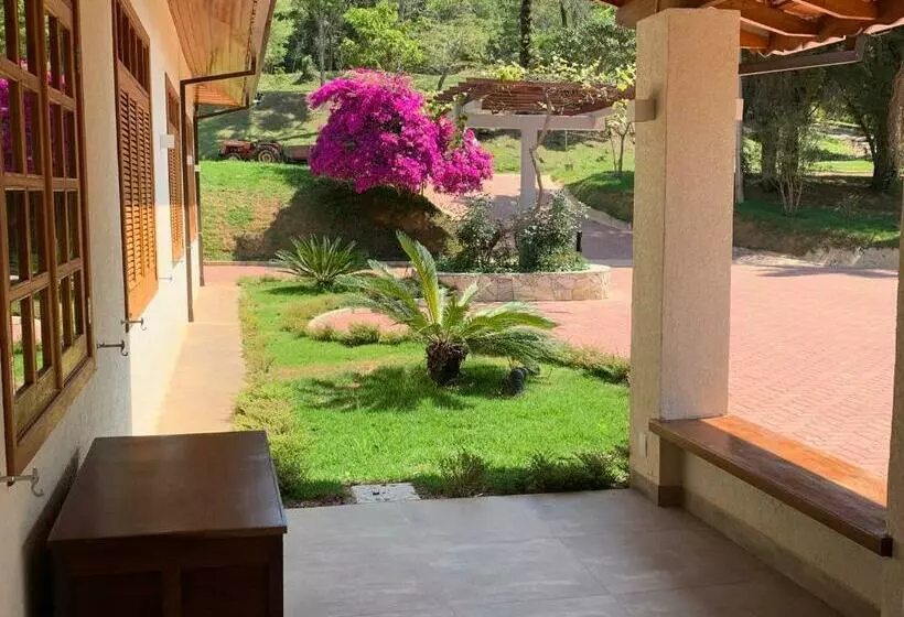 ペンション Pousada Gardenian