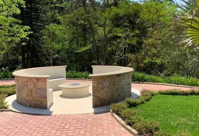 ペンション Pousada Gardenian