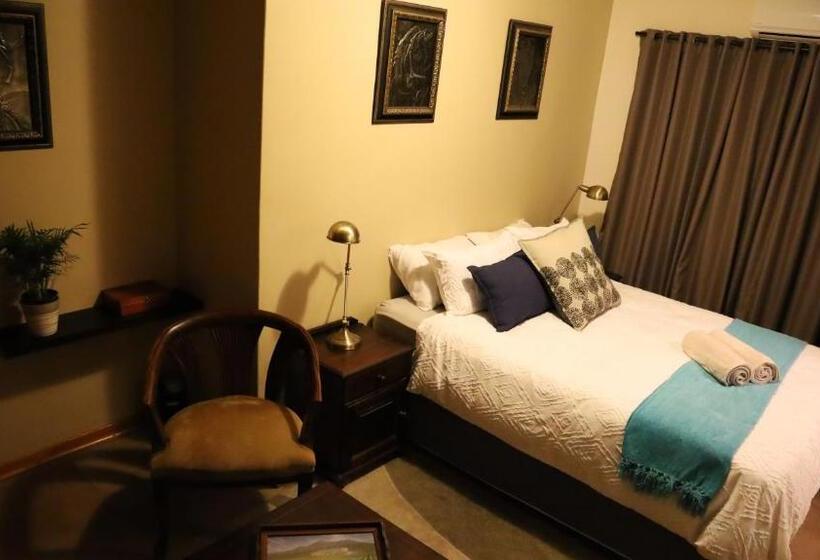 بنسيون The Oak Potch Guesthouse