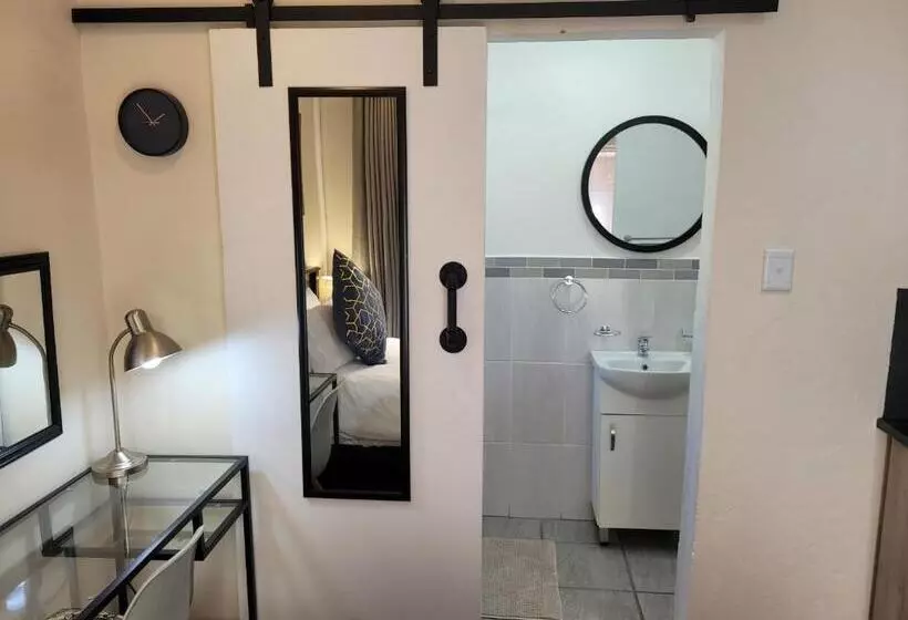 Majatalo The Oak Potch Guesthouse