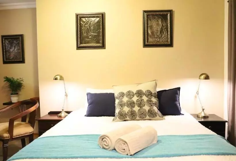 Majatalo The Oak Potch Guesthouse