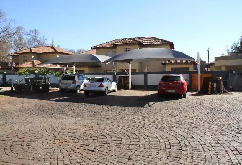 Majatalo The Oak Potch Guesthouse