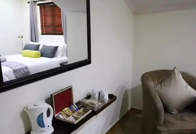 Majatalo The Oak Potch Guesthouse