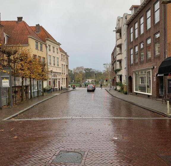 Kleinschalig Hostel In Deventer, Hartje Stad, Aan De Ijssel