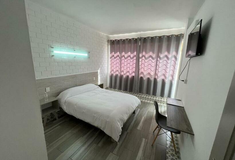 فندق Insurgentes