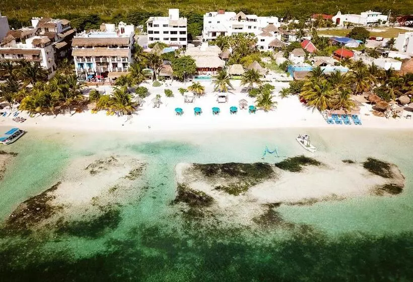 Hotelli Nacional Beach Club & Bungalows