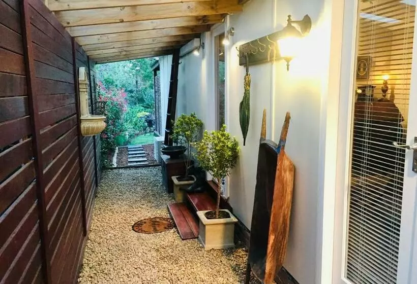 Majatalo Burradoo Studio