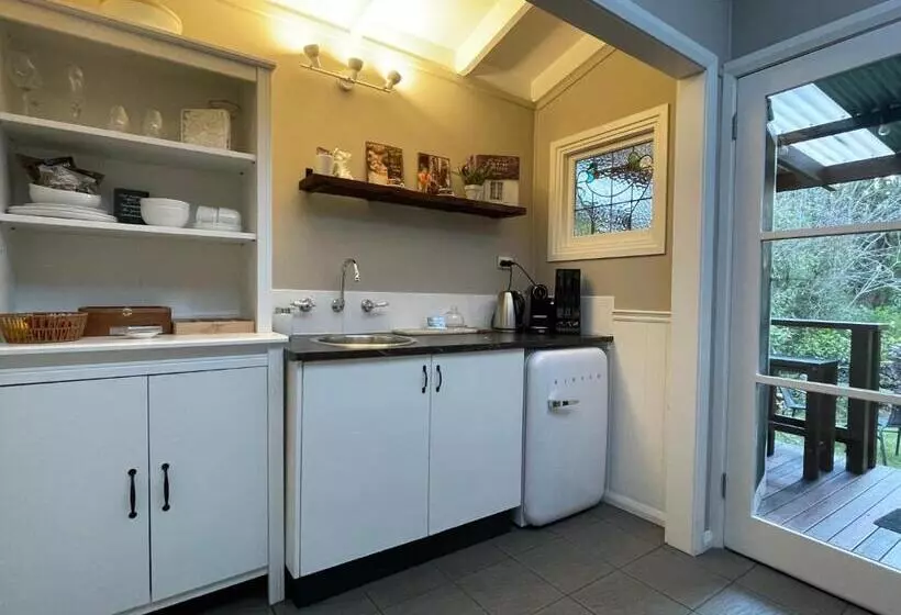 Majatalo Burradoo Studio