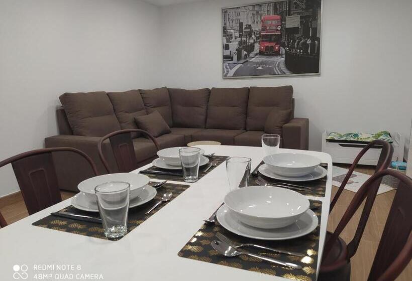 ペンション Huellas Albergue Turístico