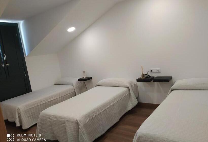 ペンション Huellas Albergue Turístico