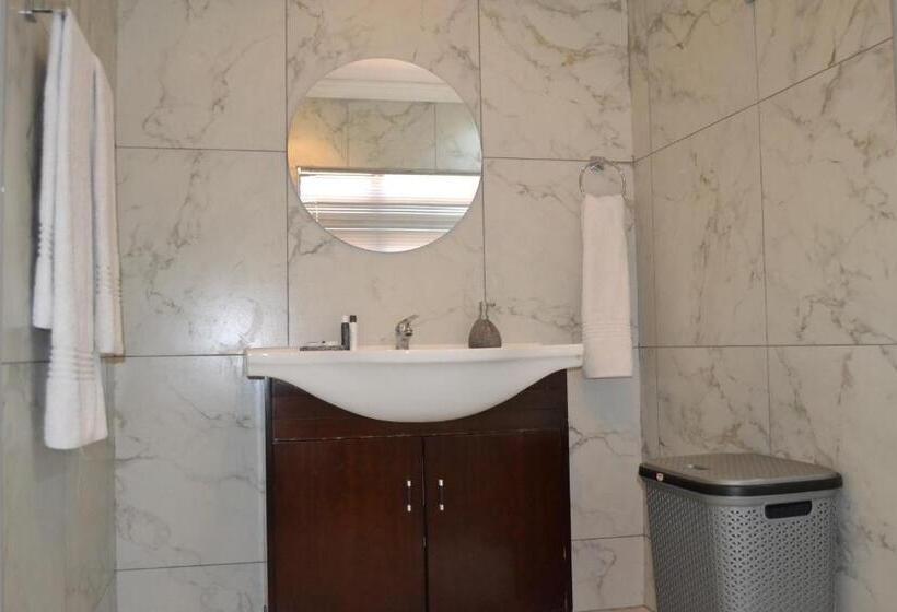 بنسيون Hush Guest House