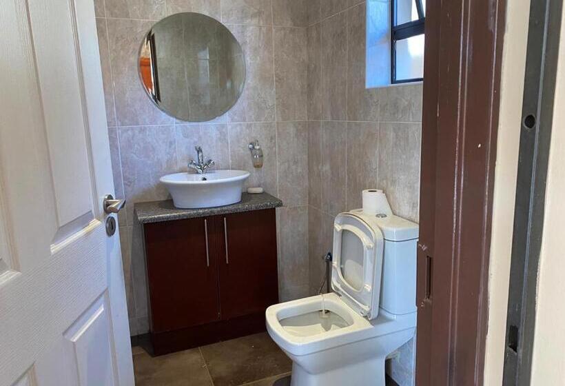 بنسيون Hush Guest House