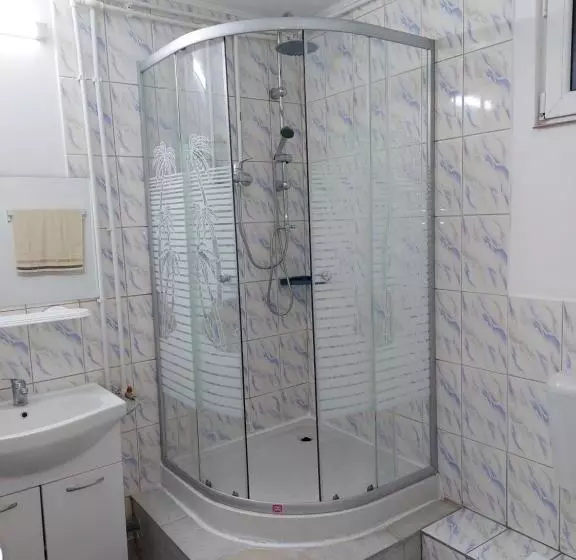 پانسیون Lotus