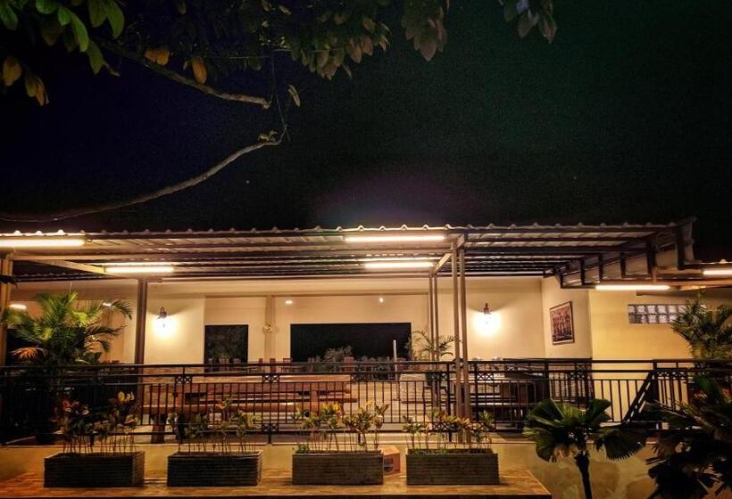 Szálloda Taman Bukit Palem Resort