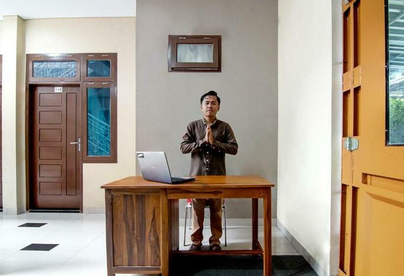 ホテル Wisma Cemara  Pekanbaru