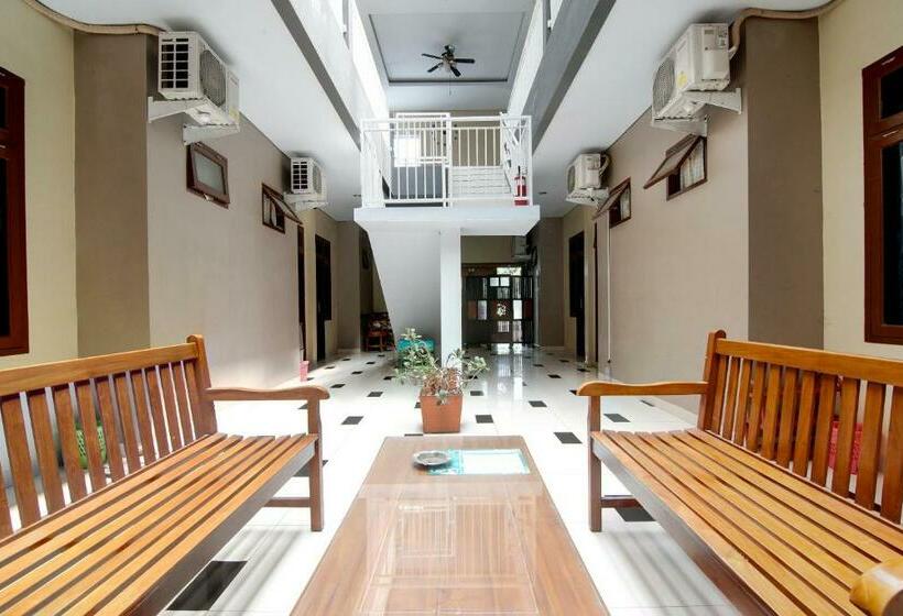 ホテル Wisma Cemara  Pekanbaru