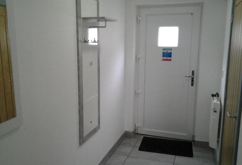 מוטל Lady Charlotte Guest Rooms Triple Rooms