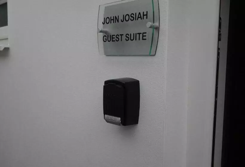 Motelli Lady Charlotte Guest Rooms Triple Rooms