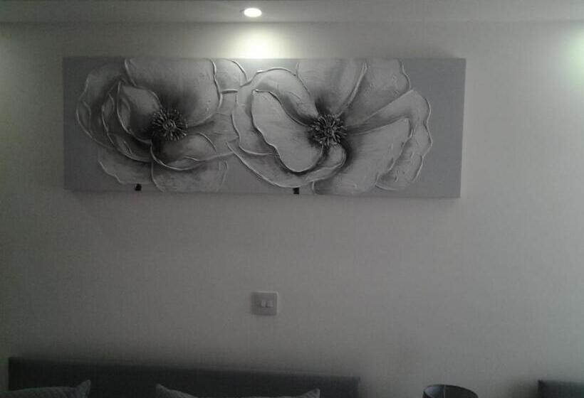 מוטל Lady Charlotte Guest Rooms Triple Rooms