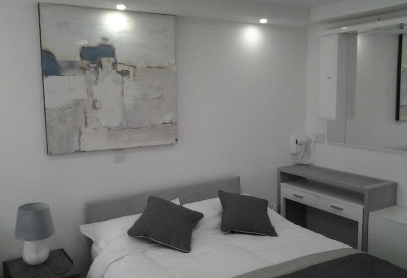 מוטל Lady Charlotte Guest Rooms Triple Rooms