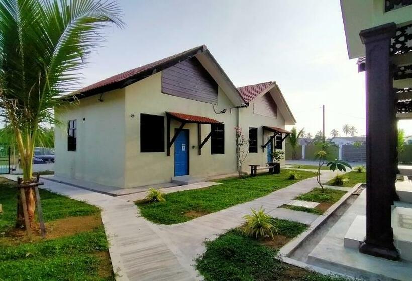 پانسیون Anjung Ara Suites And Roomstays