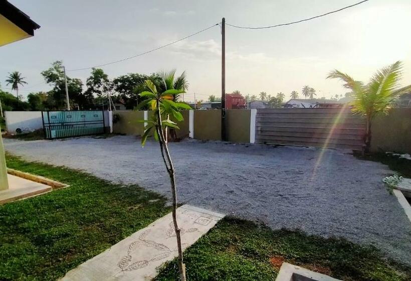 پانسیون Anjung Ara Suites And Roomstays