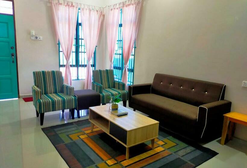 پانسیون Anjung Ara Suites And Roomstays