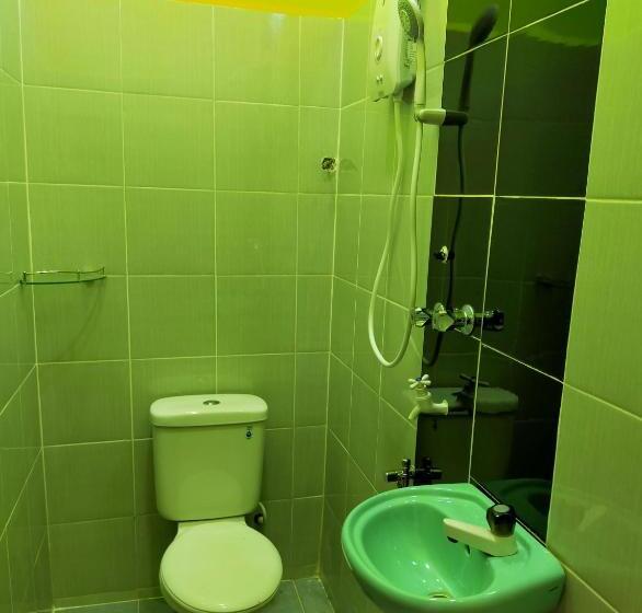 پانسیون Anjung Ara Suites And Roomstays