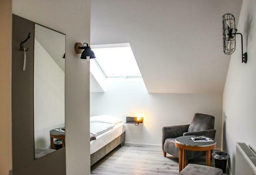 ペンション Prima Inn Unterkunft Direkt über Der Bar Am Minimax