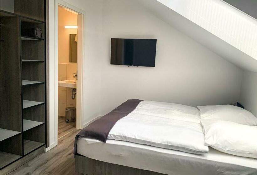 ペンション Prima Inn Unterkunft Direkt über Der Bar Am Minimax