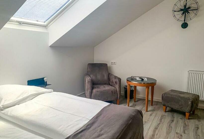 ペンション Prima Inn Unterkunft Direkt über Der Bar Am Minimax