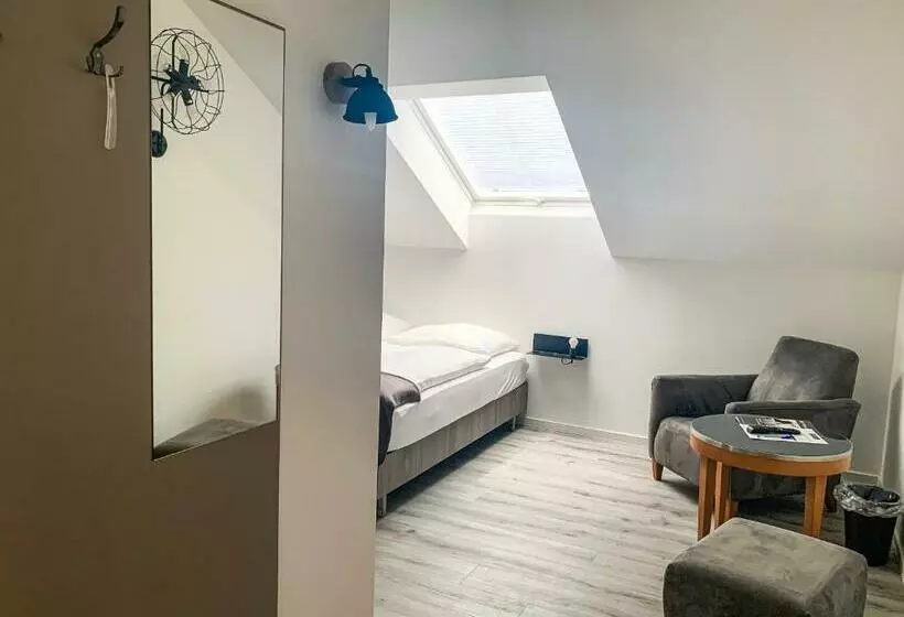 Majatalo Prima Inn Unterkunft Direkt über Der Bar Am Minimax