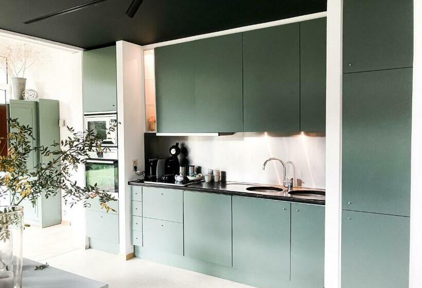 פנסיון The Oak